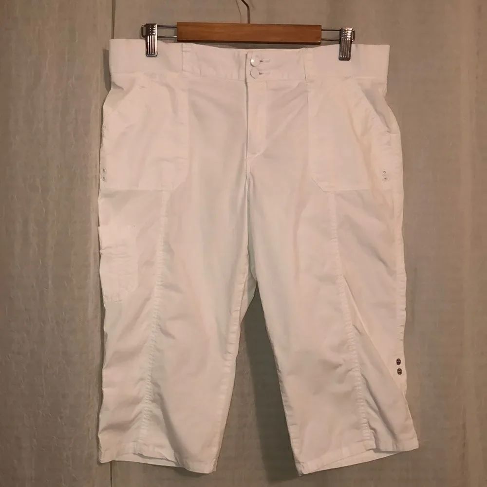 GV 12p White Cotton Cargo Utility Shorts